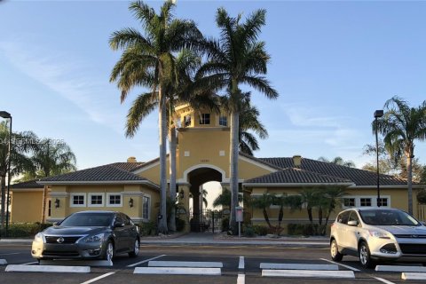 Condo in Miramar, Florida, 2 bedrooms  № 1994281 - photo 22