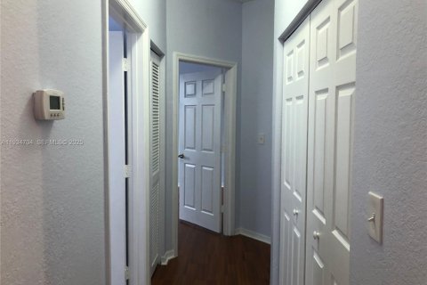 Condo in Miramar, Florida, 2 bedrooms  № 1994281 - photo 14