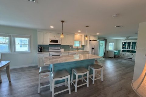 Apartamento en alquiler en North Port, Florida, 2 dormitorios, 124.4 m2 № 1820662 - foto 5