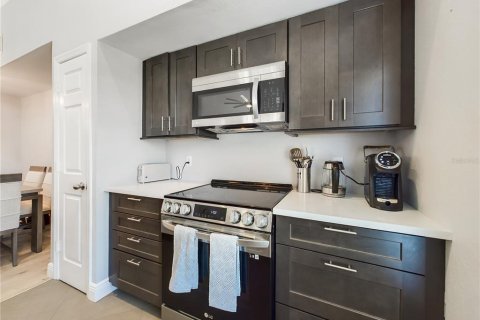 Condo in Sarasota, Florida, 3 bedrooms  № 2213161 - photo 11