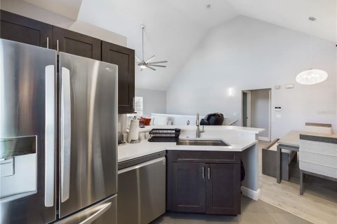 Condo in Sarasota, Florida, 3 bedrooms  № 2213161 - photo 10