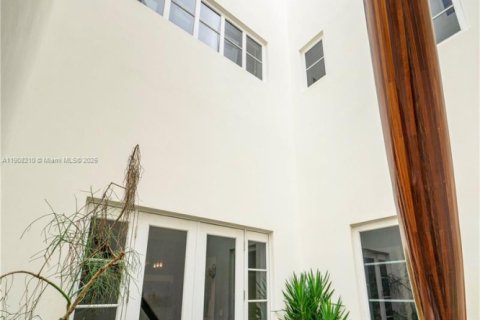 Touwnhouse à vendre à Miami Beach, Floride: 5 chambres, 347.55 m2 № 1966298 - photo 8