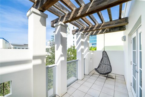 Touwnhouse à vendre à Miami Beach, Floride: 5 chambres, 347.55 m2 № 1966298 - photo 24
