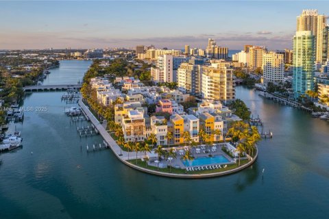 Touwnhouse à vendre à Miami Beach, Floride: 5 chambres, 347.55 m2 № 1966298 - photo 29