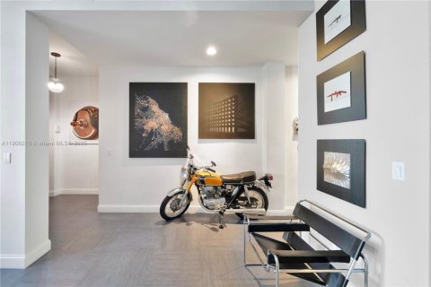 Touwnhouse à vendre à Miami Beach, Floride: 5 chambres, 347.55 m2 № 1966298 - photo 12