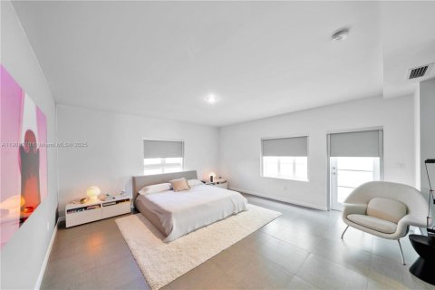 Touwnhouse à vendre à Miami Beach, Floride: 5 chambres, 347.55 m2 № 1966298 - photo 14