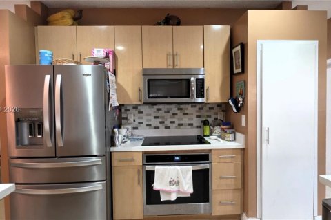 Villa ou maison à vendre à Doral, Floride: 3 chambres, 189.43 m2 № 2030082 - photo 13