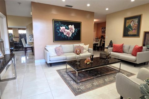 Villa ou maison à vendre à Doral, Floride: 3 chambres, 189.43 m2 № 2030082 - photo 3