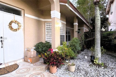 Villa ou maison à vendre à Doral, Floride: 3 chambres, 189.43 m2 № 2030082 - photo 2