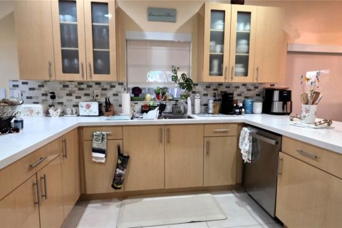 Villa ou maison à vendre à Doral, Floride: 3 chambres, 189.43 m2 № 2030082 - photo 12