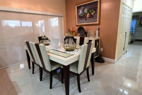 Villa ou maison à vendre à Doral, Floride: 3 chambres, 189.43 m2 № 2030082 - photo 6