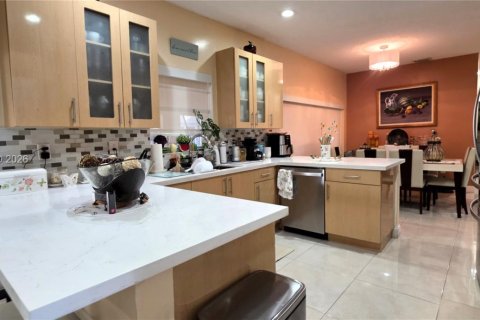 Villa ou maison à vendre à Doral, Floride: 3 chambres, 189.43 m2 № 2030082 - photo 10