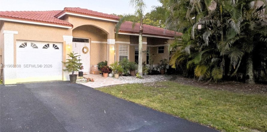 Villa ou maison à Doral, Floride 3 chambres, 189.43 m2 № 2030082
