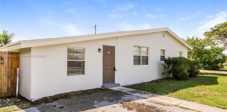 Villa ou maison à Lantana, Floride 4 chambres, 140.28 m2 № 1887699