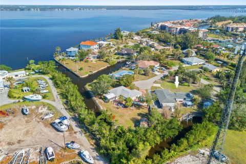 Купить виллу или дом в Пунта-Горда, Флорида 6 комнат, 179.67м2, № 1721644 - фото 2