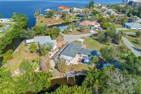 Купить виллу или дом в Пунта-Горда, Флорида 6 комнат, 179.67м2, № 1721644 - фото 3