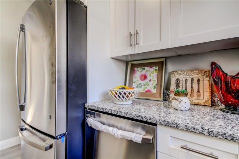 Casa en venta en Tampa, Florida, 4 dormitorios, 176.51 m2 № 1913119 - foto 15