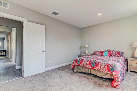 Casa en venta en Tampa, Florida, 4 dormitorios, 176.51 m2 № 1913119 - foto 20
