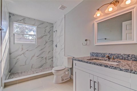 Casa en venta en Tampa, Florida, 4 dormitorios, 176.51 m2 № 1913119 - foto 28