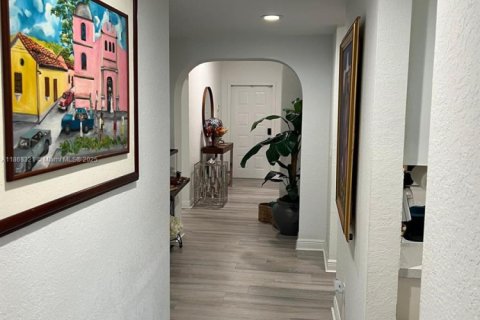 Condominio en venta en Doral, Florida, 3 dormitorios, 158.86 m2 № 1979331 - foto 4