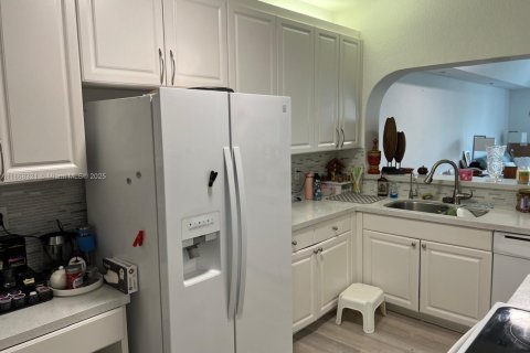 Condominio en venta en Doral, Florida, 3 dormitorios, 158.86 m2 № 1979331 - foto 7