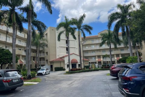 Condominio en venta en Doral, Florida, 3 dormitorios, 158.86 m2 № 1979331 - foto 1