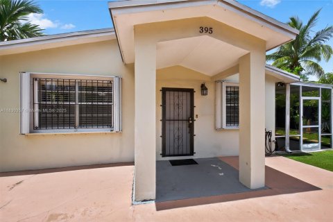 Casa en venta en North Miami, Florida, 3 dormitorios, 122.26 m2 № 1809170 - foto 4