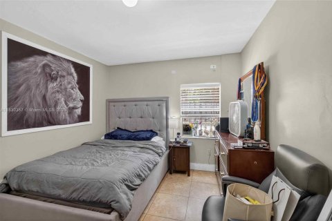 Casa en venta en North Miami, Florida, 3 dormitorios, 122.26 m2 № 1809170 - foto 25
