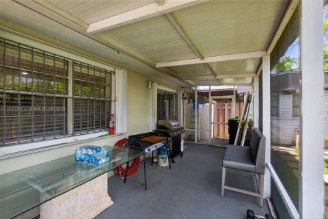 Casa en venta en North Miami, Florida, 3 dormitorios, 122.26 m2 № 1809170 - foto 16