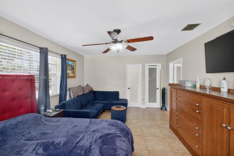 Casa en venta en North Miami, Florida, 3 dormitorios, 122.26 m2 № 1809170 - foto 19