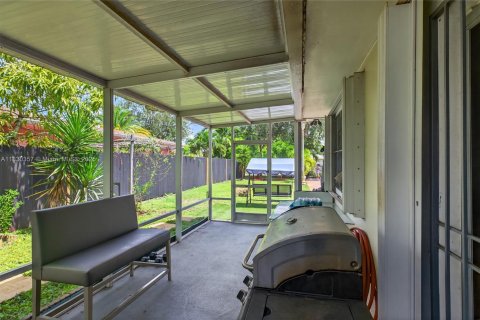 Casa en venta en North Miami, Florida, 3 dormitorios, 122.26 m2 № 1809170 - foto 15