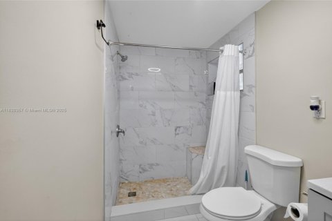 Casa en venta en North Miami, Florida, 3 dormitorios, 122.26 m2 № 1809170 - foto 27