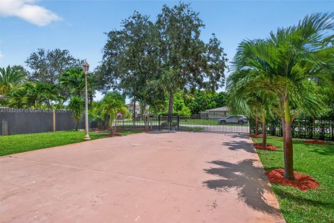 Casa en venta en North Miami, Florida, 3 dormitorios, 122.26 m2 № 1809170 - foto 6