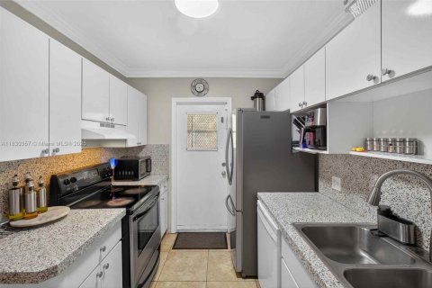 Casa en venta en North Miami, Florida, 3 dormitorios, 122.26 m2 № 1809170 - foto 29