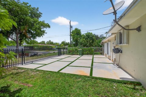 Casa en venta en North Miami, Florida, 3 dormitorios, 122.26 m2 № 1809170 - foto 7
