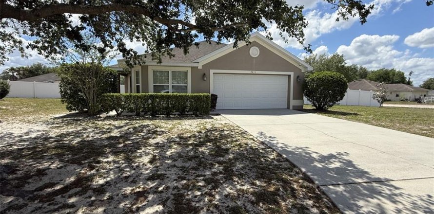 Casa en Ocala, Florida 3 dormitorios, 125.42 m2 № 2099231