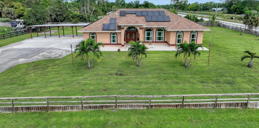 Villa ou maison à West Palm Beach, Floride 5 chambres, 217.67 m2 № 2417970