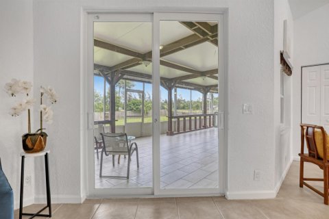 Villa ou maison à vendre à West Palm Beach, Floride: 5 chambres, 217.67 m2 № 2417970 - photo 8