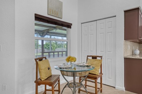 Villa ou maison à vendre à West Palm Beach, Floride: 5 chambres, 217.67 m2 № 2417970 - photo 10