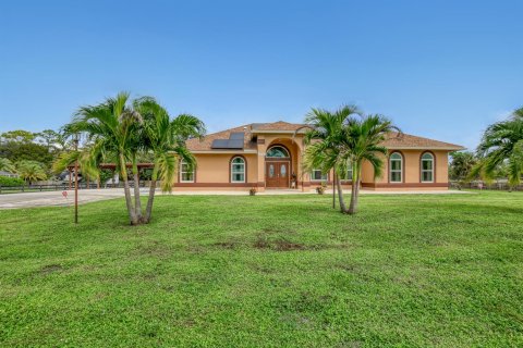 Villa ou maison à vendre à West Palm Beach, Floride: 5 chambres, 217.67 m2 № 2417970 - photo 2