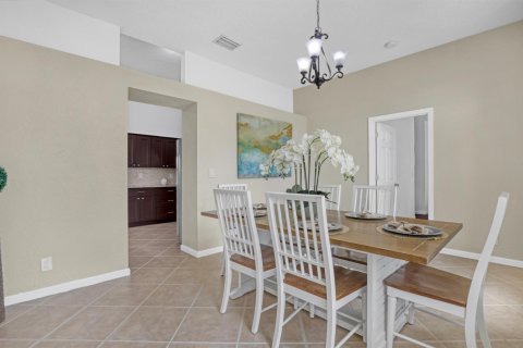 Villa ou maison à vendre à West Palm Beach, Floride: 5 chambres, 217.67 m2 № 2417970 - photo 15