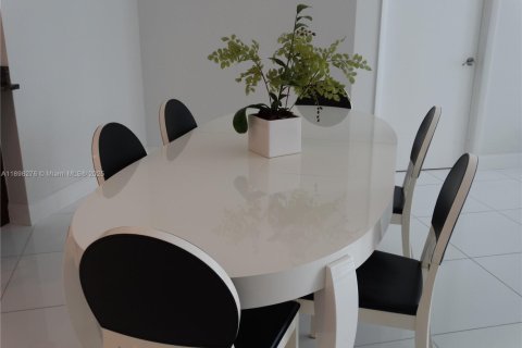 Снять в аренду кондоминиум в Санни-Айлс-Бич, Флорида 3 спальни, 195.65м2, № 2014735 - фото 16