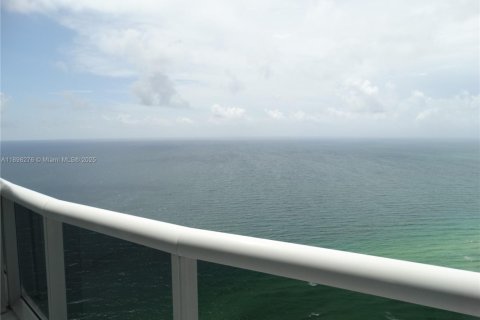 Кондоминиум с 3 спальнями в Санни-Айлс-Бич, Флорида № 2014735