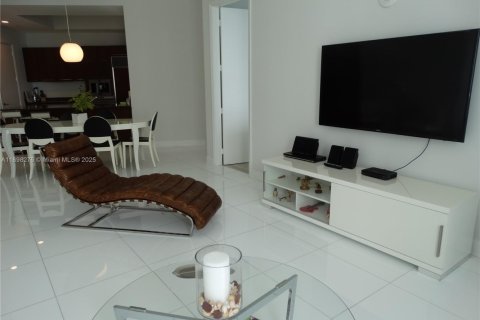 Снять в аренду кондоминиум в Санни-Айлс-Бич, Флорида 3 спальни, 195.65м2, № 2014735 - фото 4