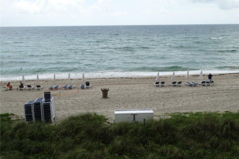 Снять в аренду кондоминиум в Санни-Айлс-Бич, Флорида 3 спальни, 195.65м2, № 2014735 - фото 25