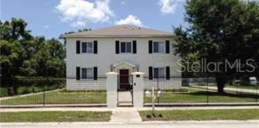 Propiedad comercial en Kissimmee, Florida 324.79 m2 № 2238127