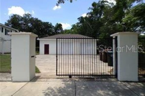 Propiedad comercial en venta en Kissimmee, Florida, 324.79 m2 № 2238127 - foto 3