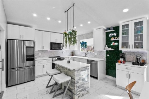 House in Orlando, Florida 3 bedrooms, 117.89 sq.m. № 1769587 - photo 11