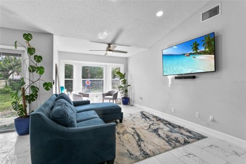 House in Orlando, Florida 3 bedrooms, 117.89 sq.m. № 1769587 - photo 7