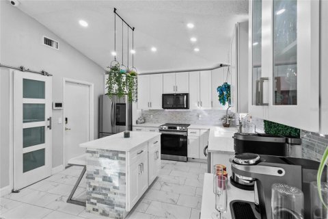 House in Orlando, Florida 3 bedrooms, 117.89 sq.m. № 1769587 - photo 15